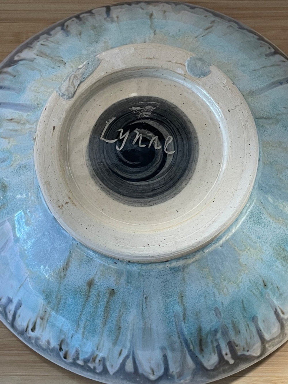 Beautiful Ceramic Bowl - Picture 4 of 4
